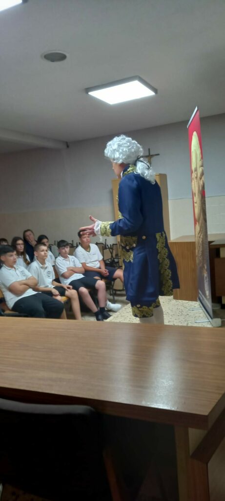 JORGE JUAN EN LAS ESCUELAS  