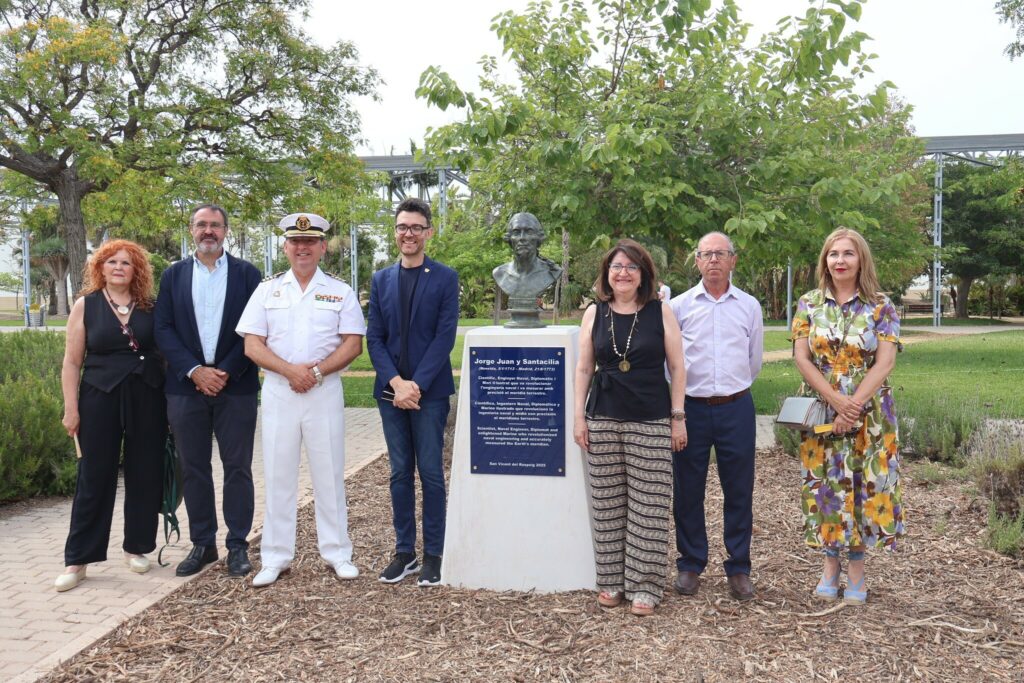 Inauguración busto Jorge Juan en la Universidad de Alicante  