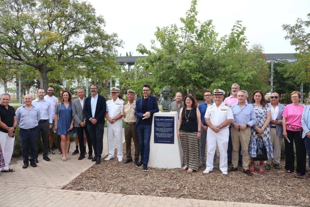 Inauguración busto Jorge Juan en la Universidad de Alicante  