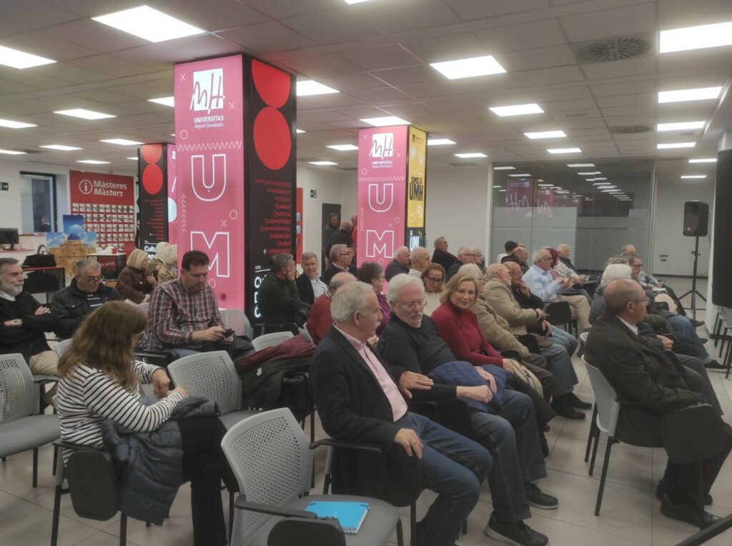 1000167469-1024x765 Ponencia en la UMH sobre las Medición del Meridiano por Vicente Baus Berenguer