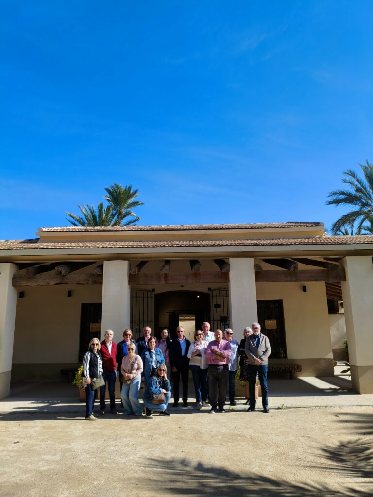 1000177327-768x1024 Visita a la Casa Museo del Huerto de los Pontos y al Museo Escolar de Puçol
