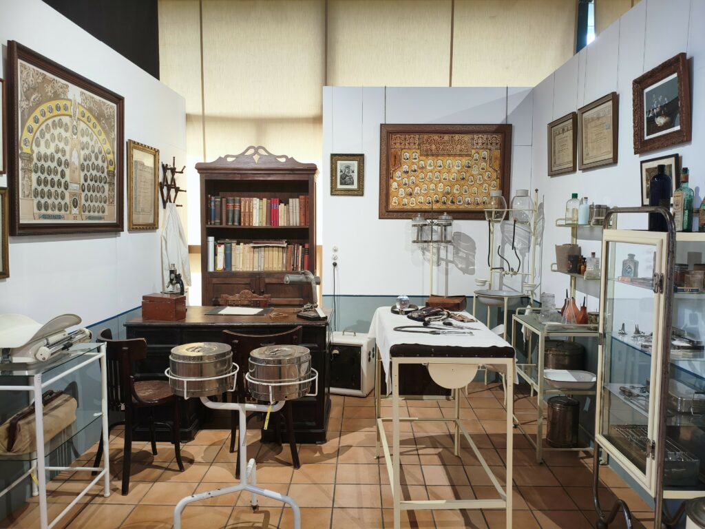 1000177484-1024x768 Visita a la Casa Museo del Huerto de los Pontos y al Museo Escolar de Puçol