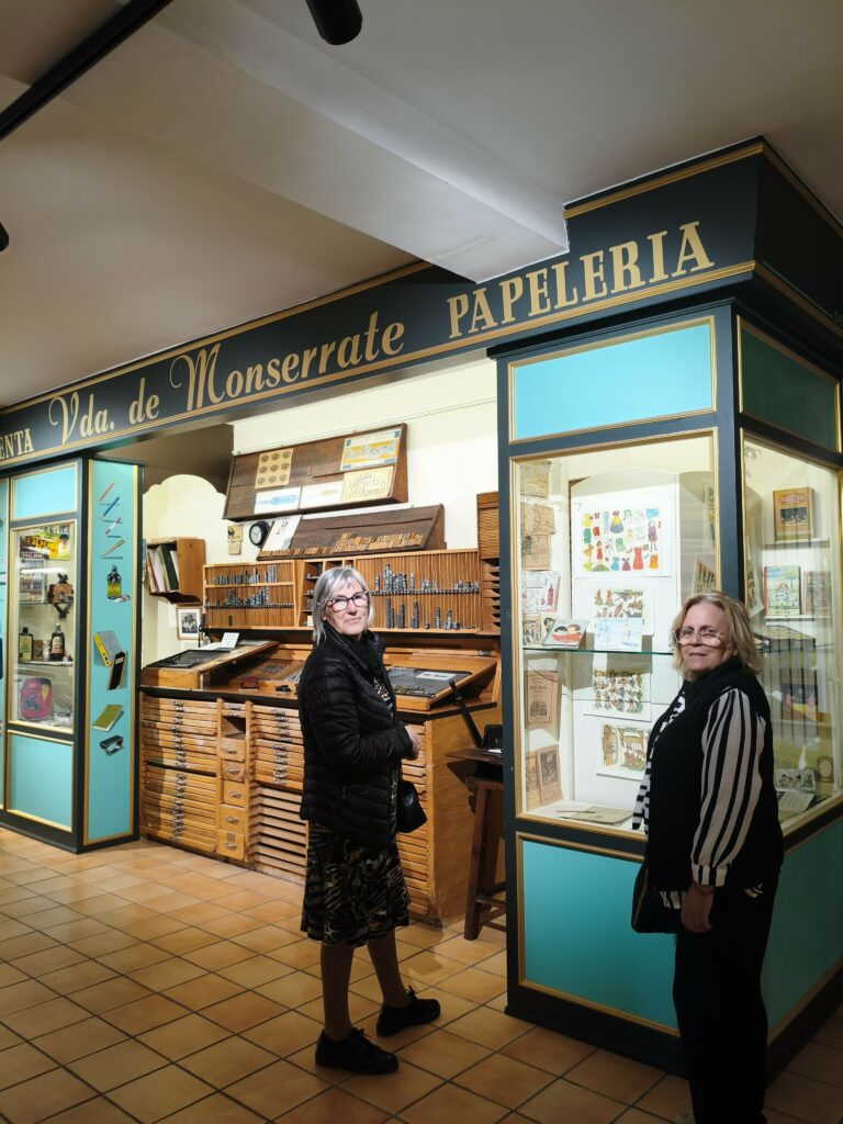 1000177648-768x1024 Visita a la Casa Museo del Huerto de los Pontos y al Museo Escolar de Puçol