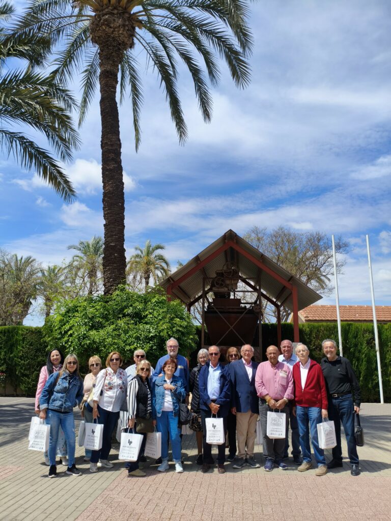 1000177703-768x1024 Visita a la Casa Museo del Huerto de los Pontos y al Museo Escolar de Puçol